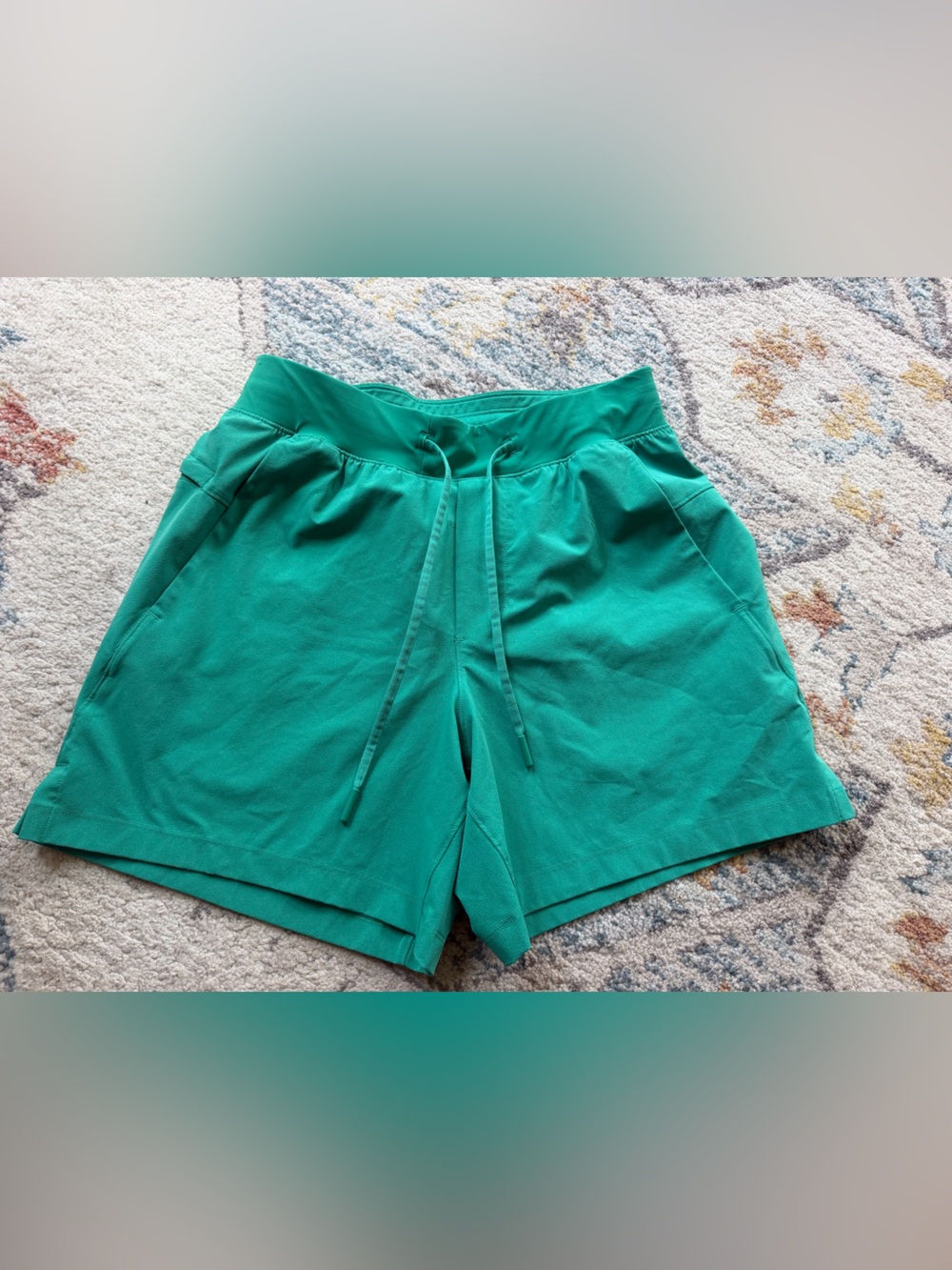 Lululemon Athletica Green Drawstring Athletic Shorts XS